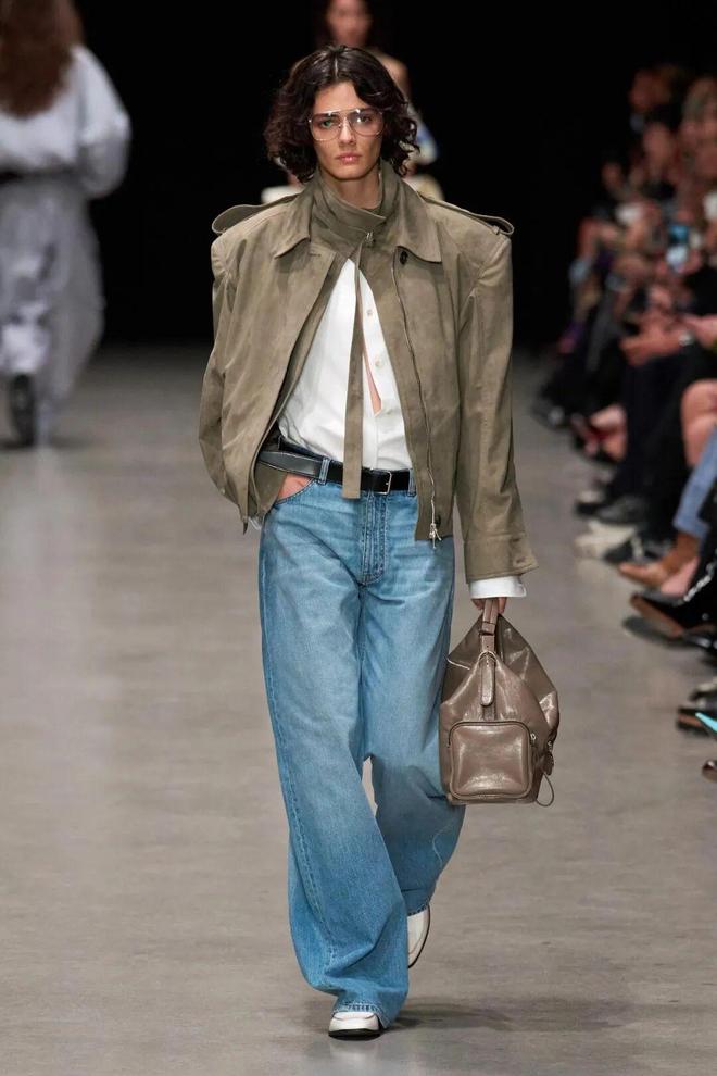 BT8博龍娛樂：春天不能錯過的外套，這樣選能穿10年