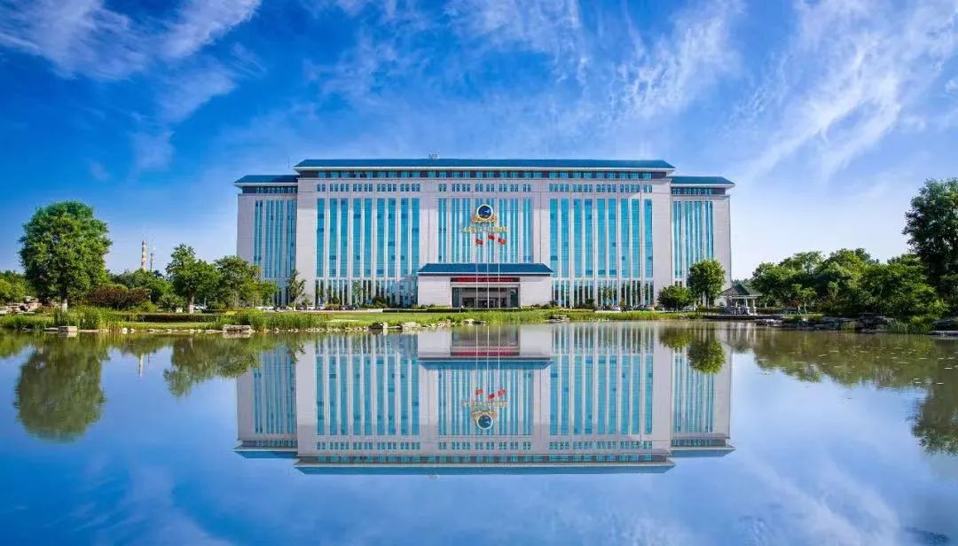 八上春晚，古井贡酒冲击200亿