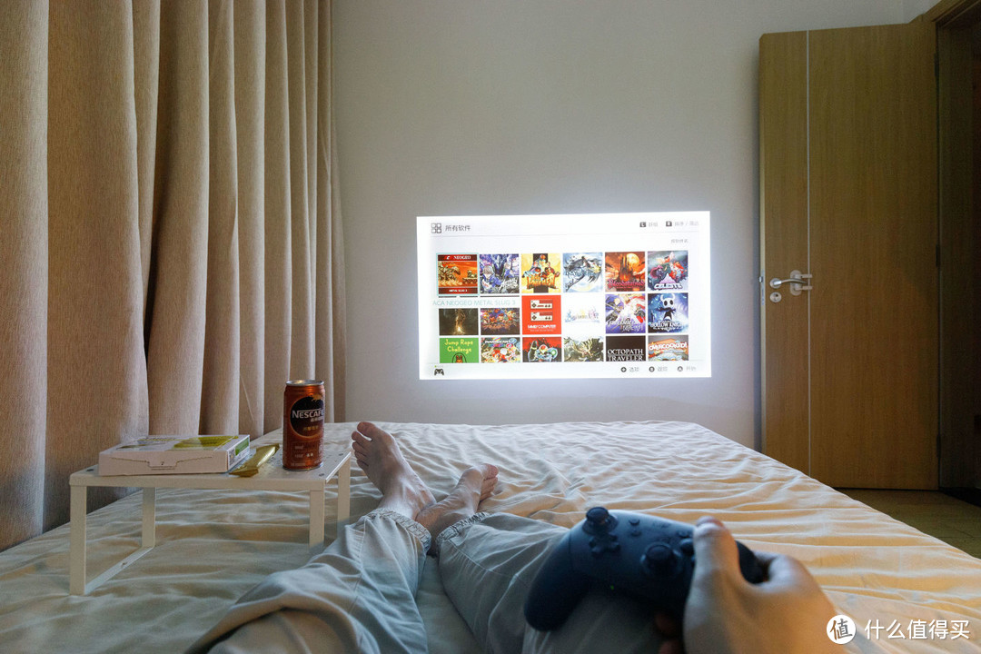 {線上賭場}(男生夜晚躲在被子里玩的游戏视频)