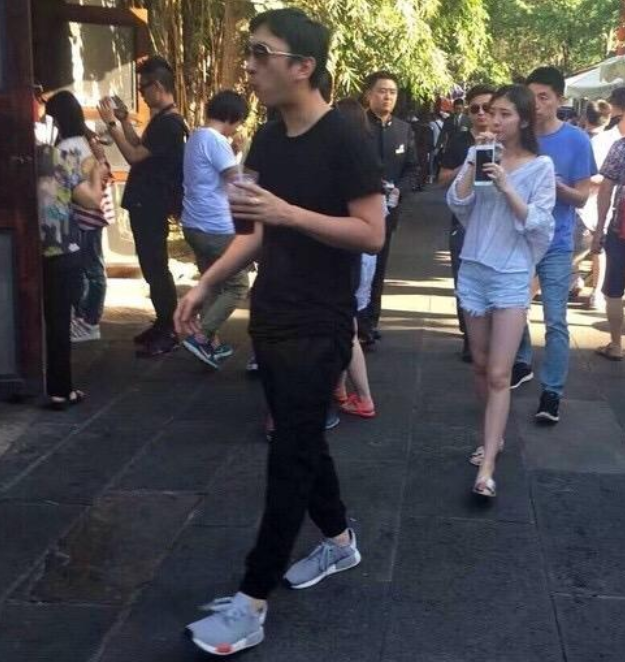 {BT8博龍娛樂}(王思聪前女友甜仇发文回应手)