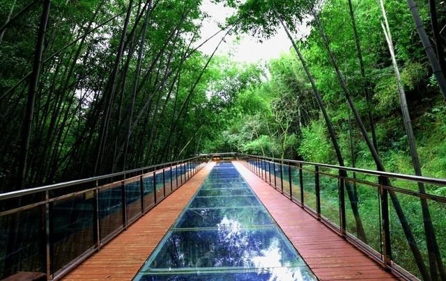 {BT8博龍}(蜀游天下国际旅行社) {BT8博龍}(蜀游天下国际旅行社)